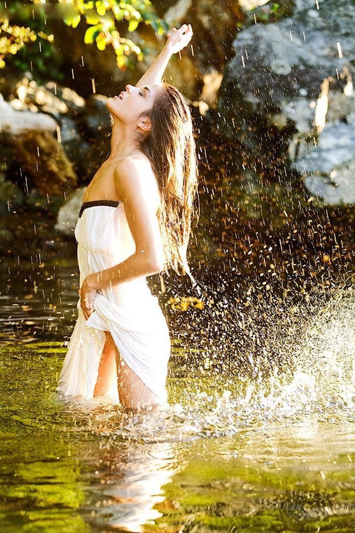 Marie Avgeropoulos in Surakarta